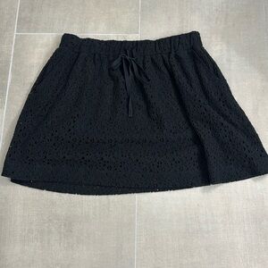 Lou & Grey black casual pull on lined skirt with lace type overlay